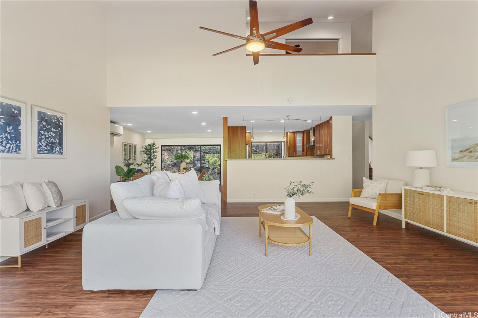 Photo 6 of 25
