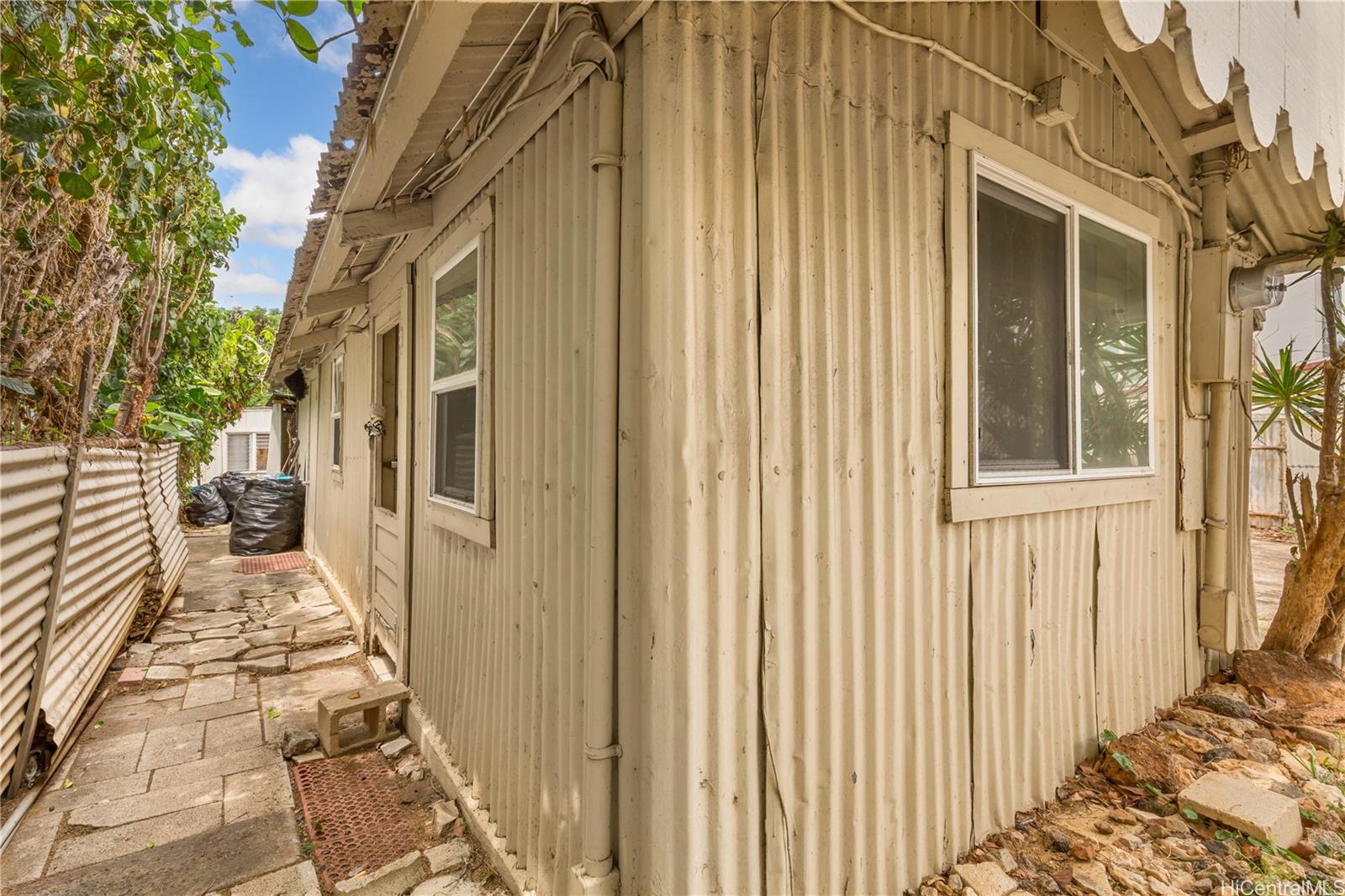 756 University Avenue