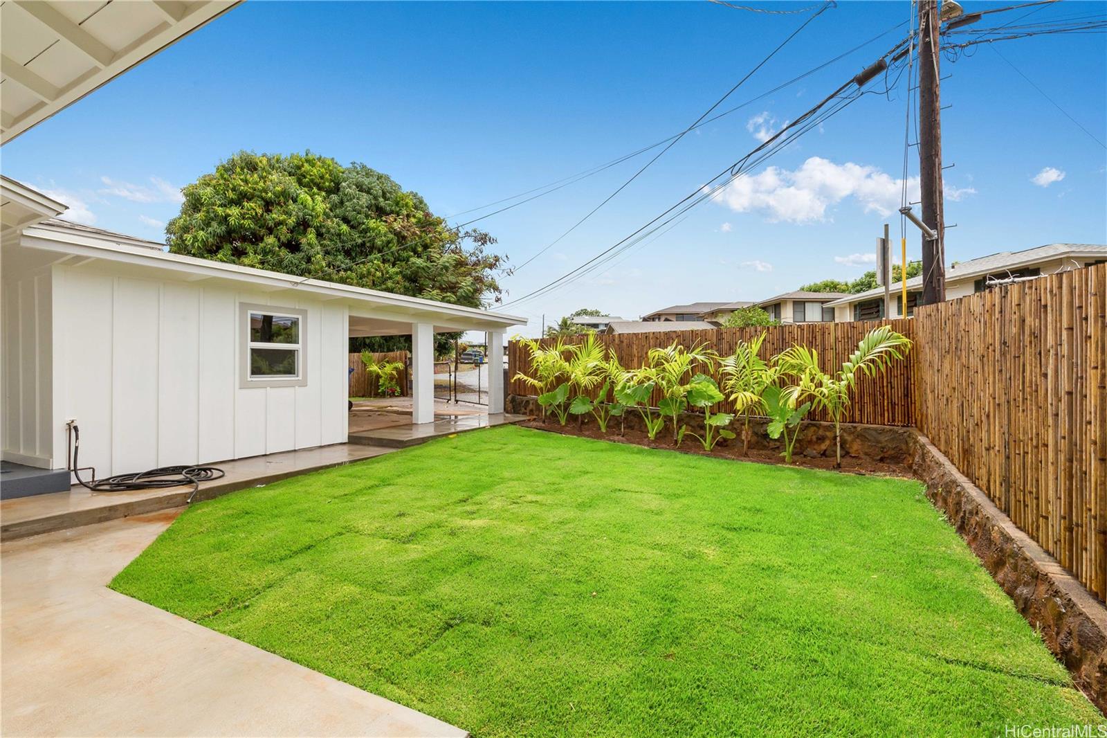 1259 Puu Poni Street