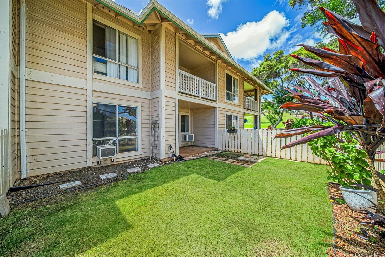 Photo 18 of 20