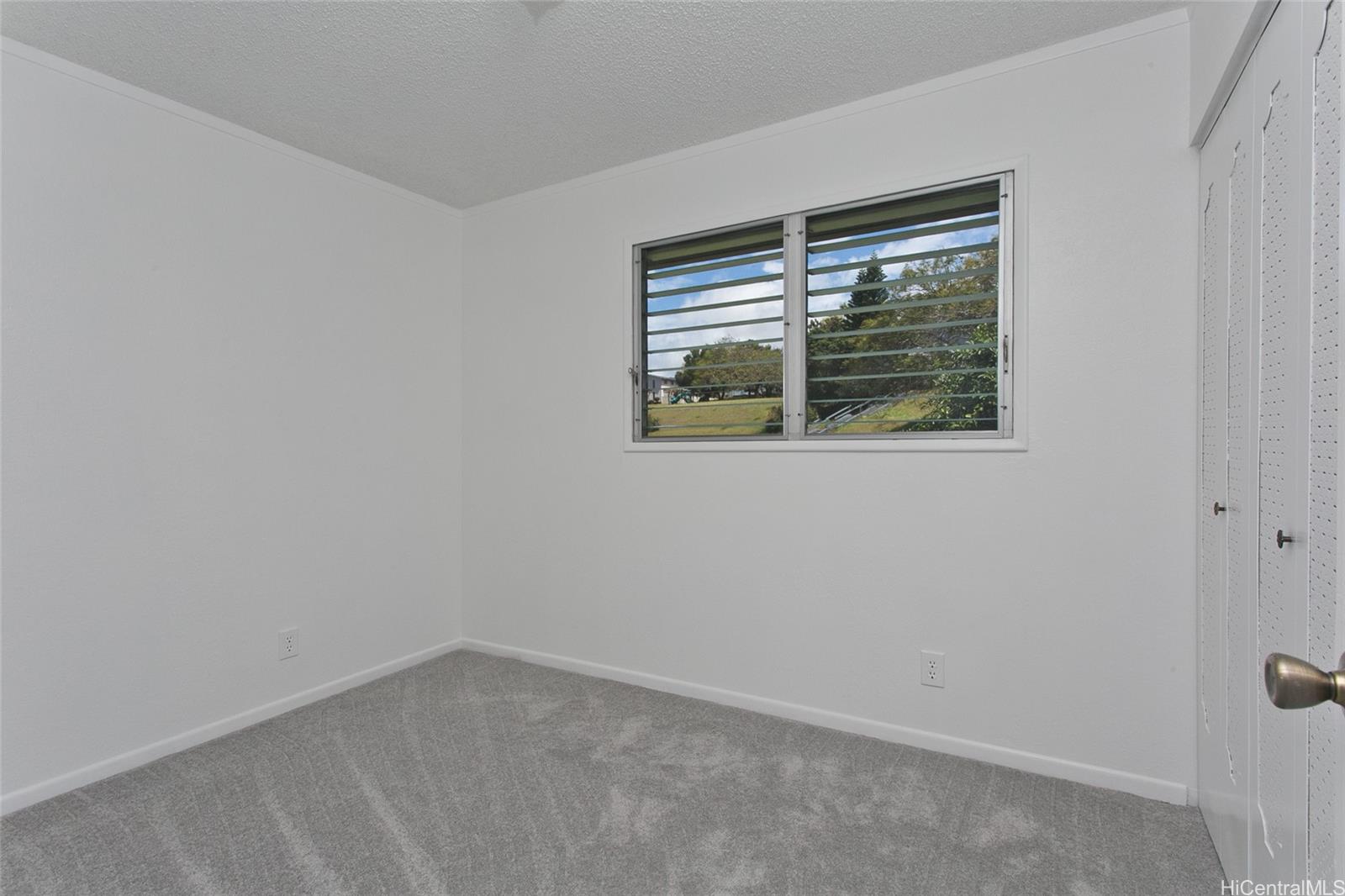 Photo 11 of 22