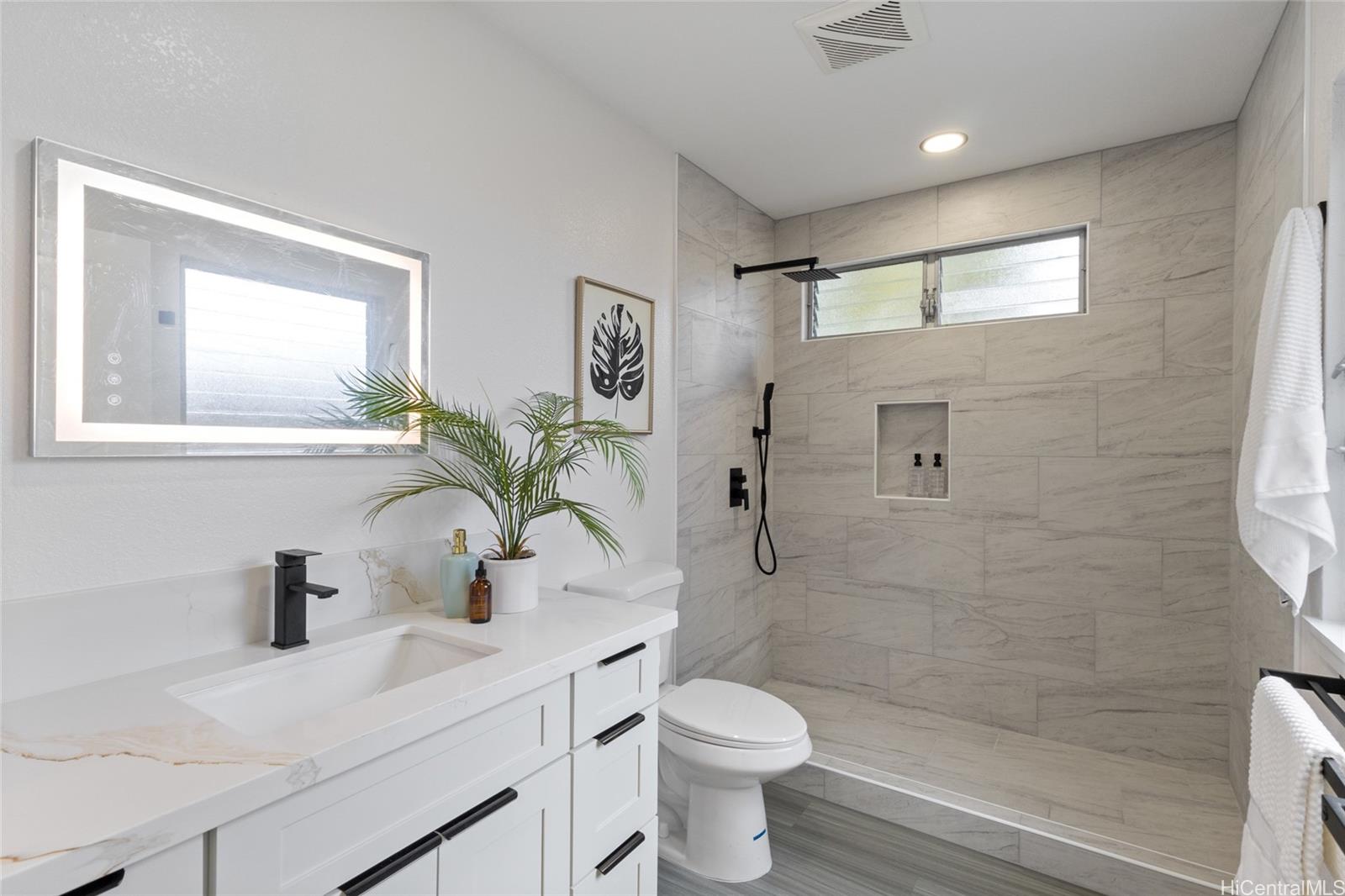232 Kihapai Street  Unit A
