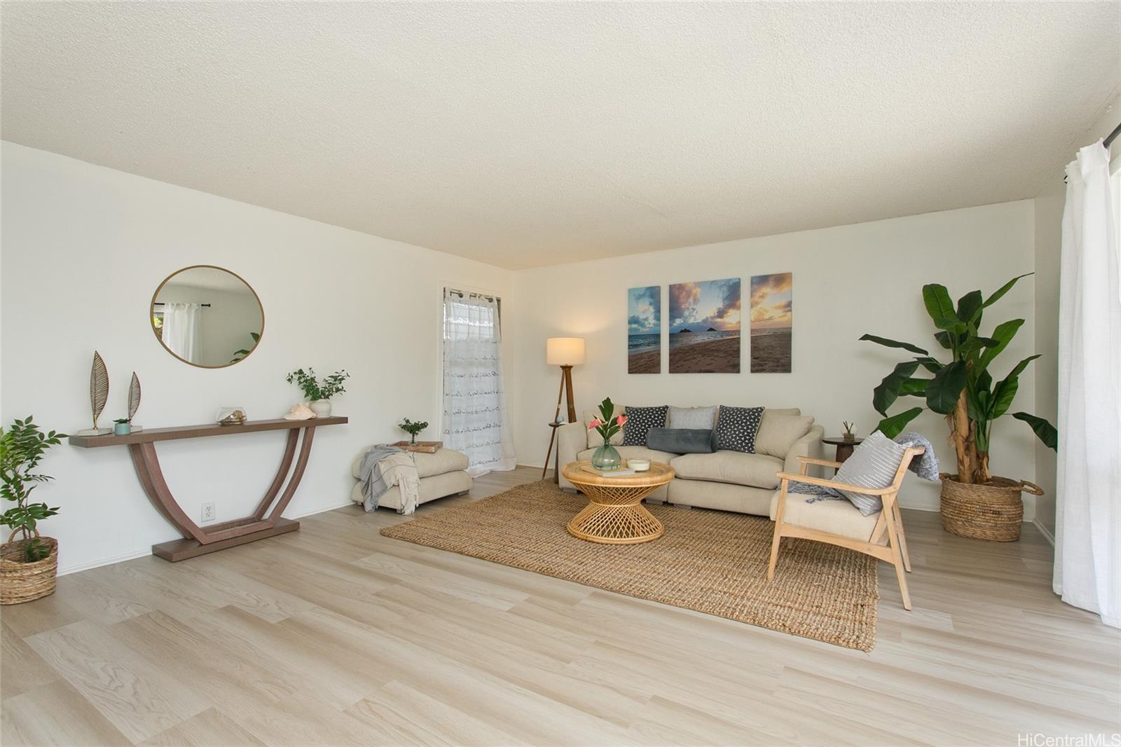 Photo 6 of 25