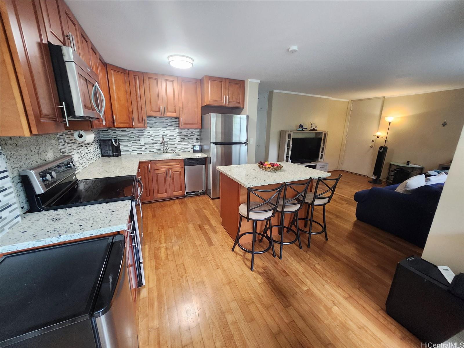 1634 Makiki Street 105