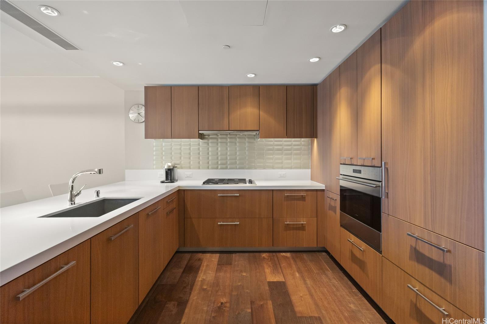 1555 Kapiolani Boulevard  Unit 1800