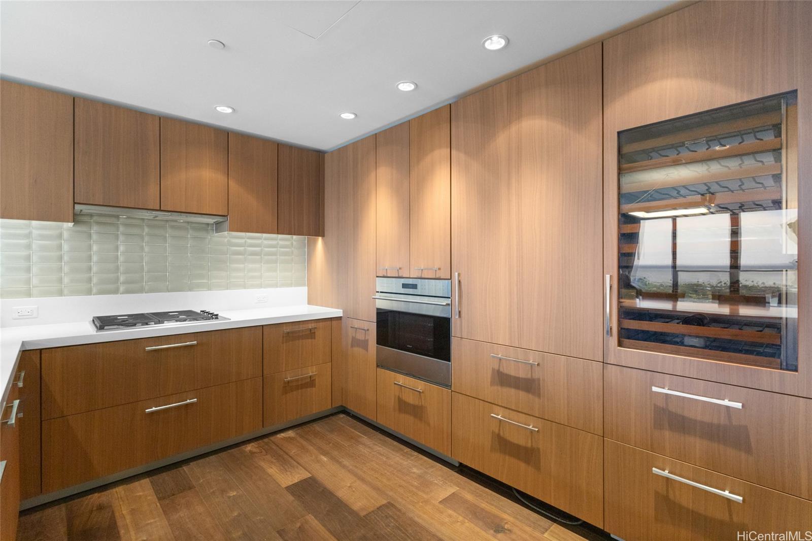 1555 Kapiolani Boulevard  Unit 1800