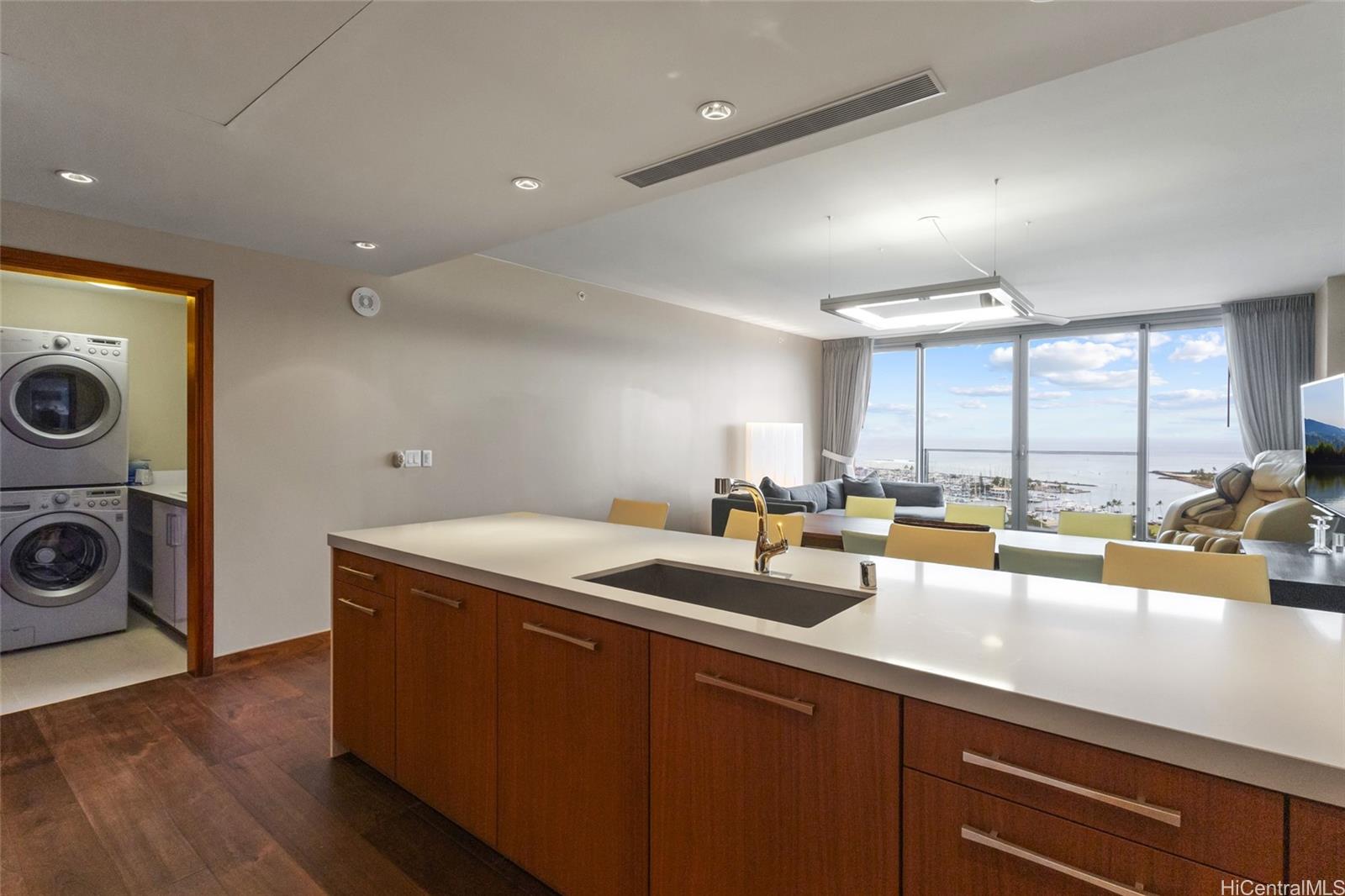 1555 Kapiolani Boulevard  Unit 1800