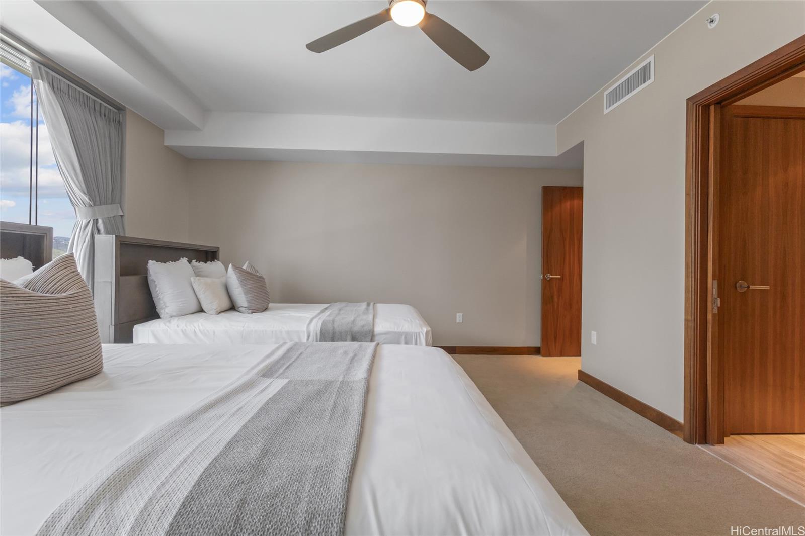 1555 Kapiolani Boulevard  Unit 1800