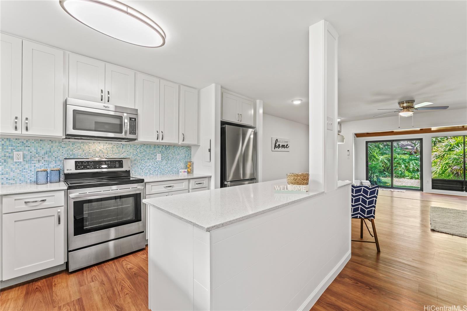 Photo 3 of 25