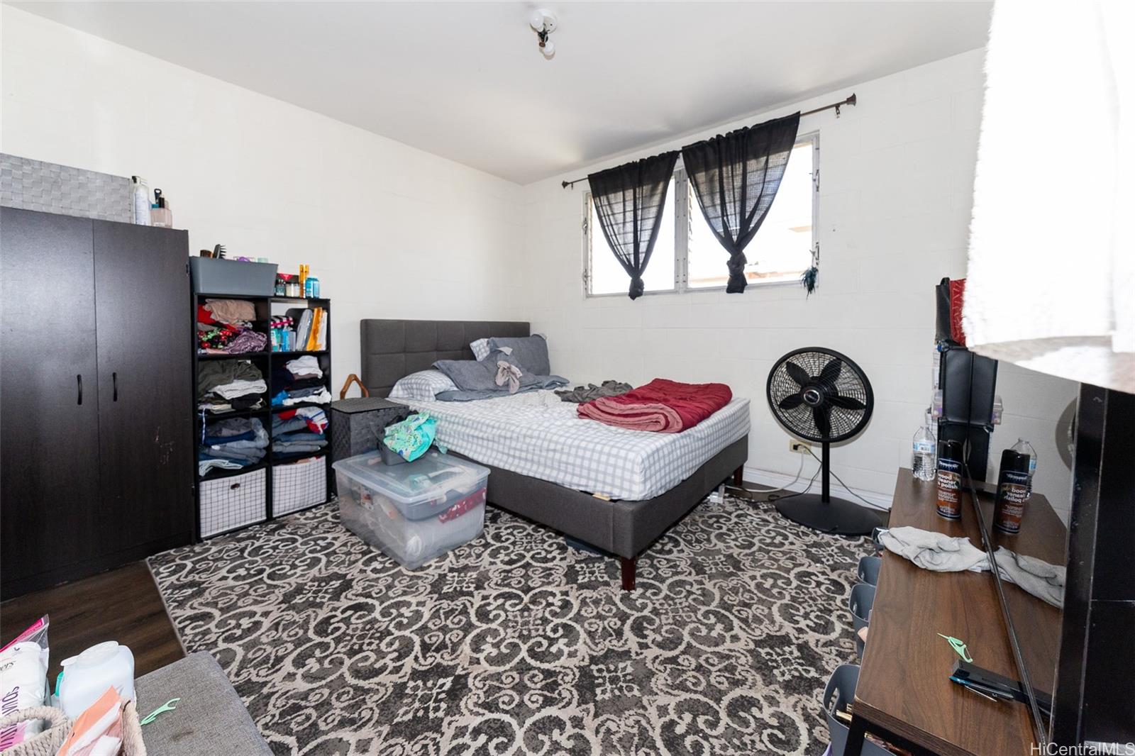 Photo 10 of 25