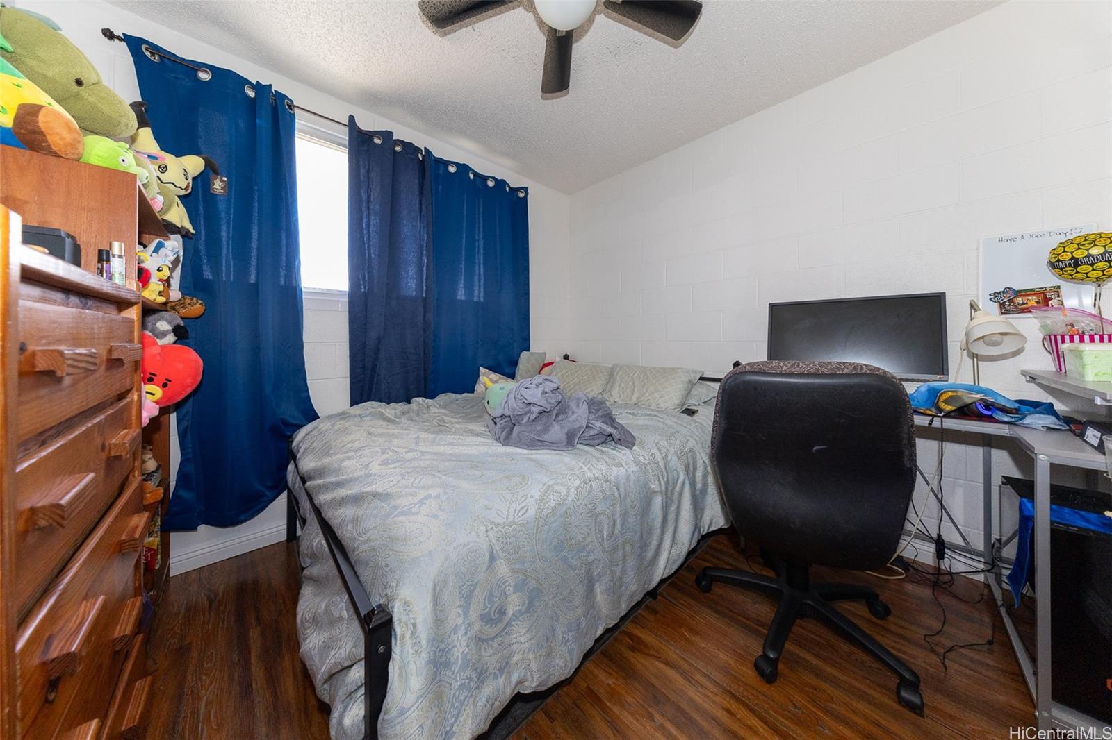 Photo 21 of 25