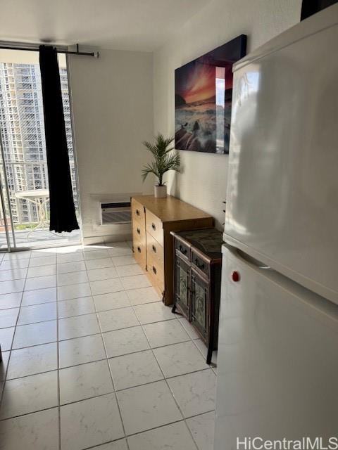 Photo 14 of 22