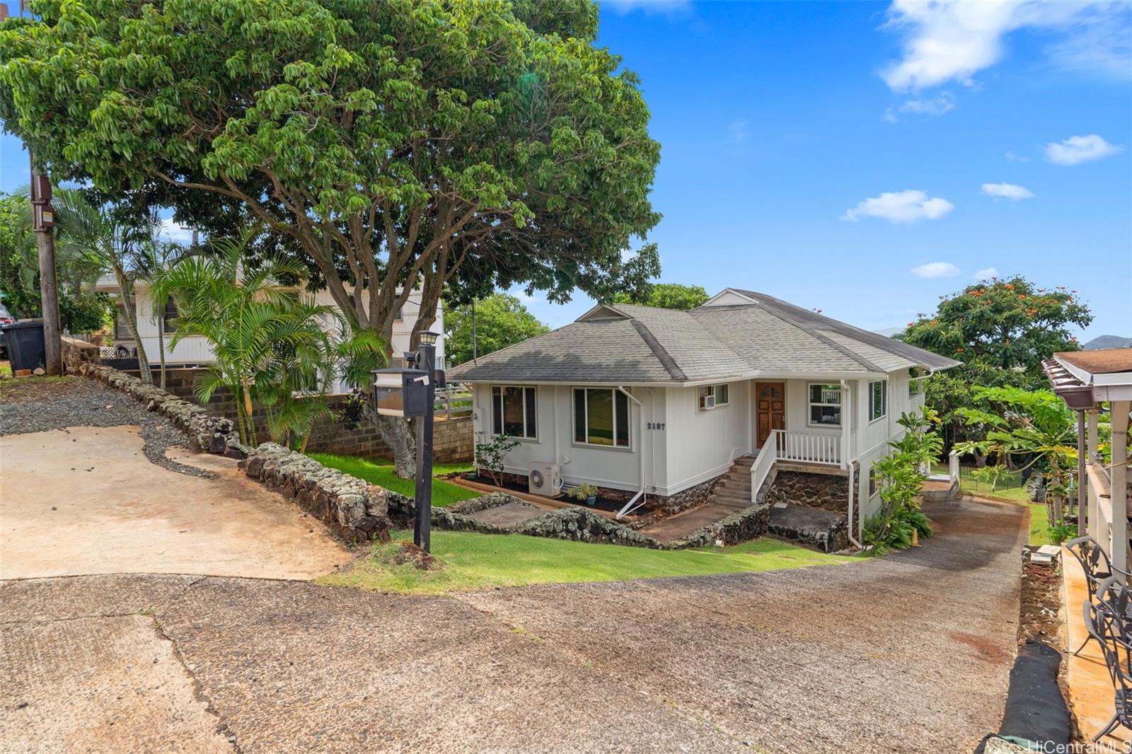 2107 Makanani Drive