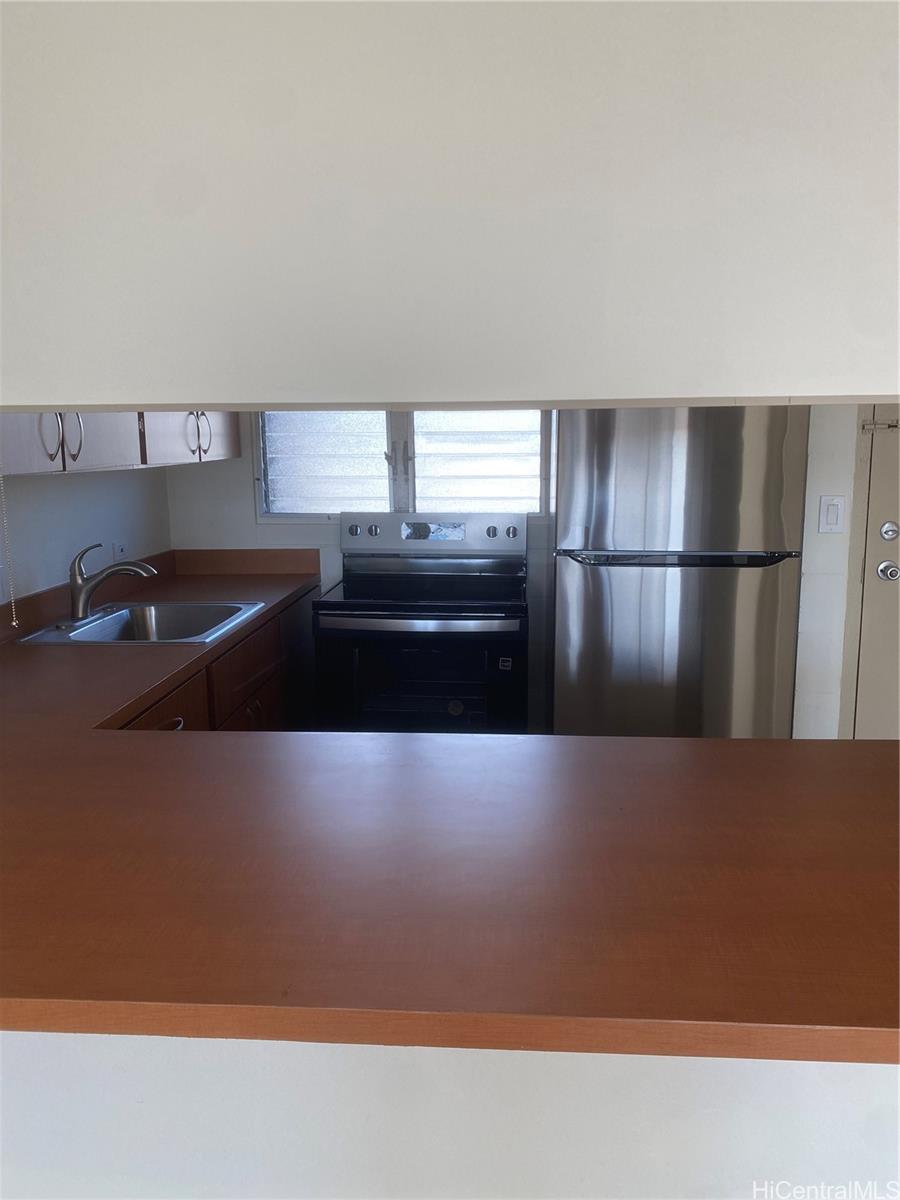 Photo 3 of 18