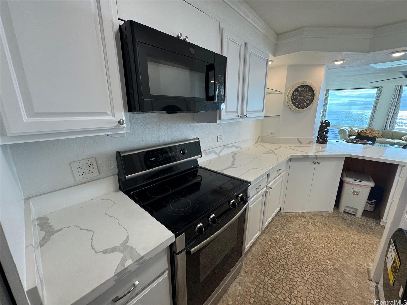 87-561 Farrington Highway  Unit 321
