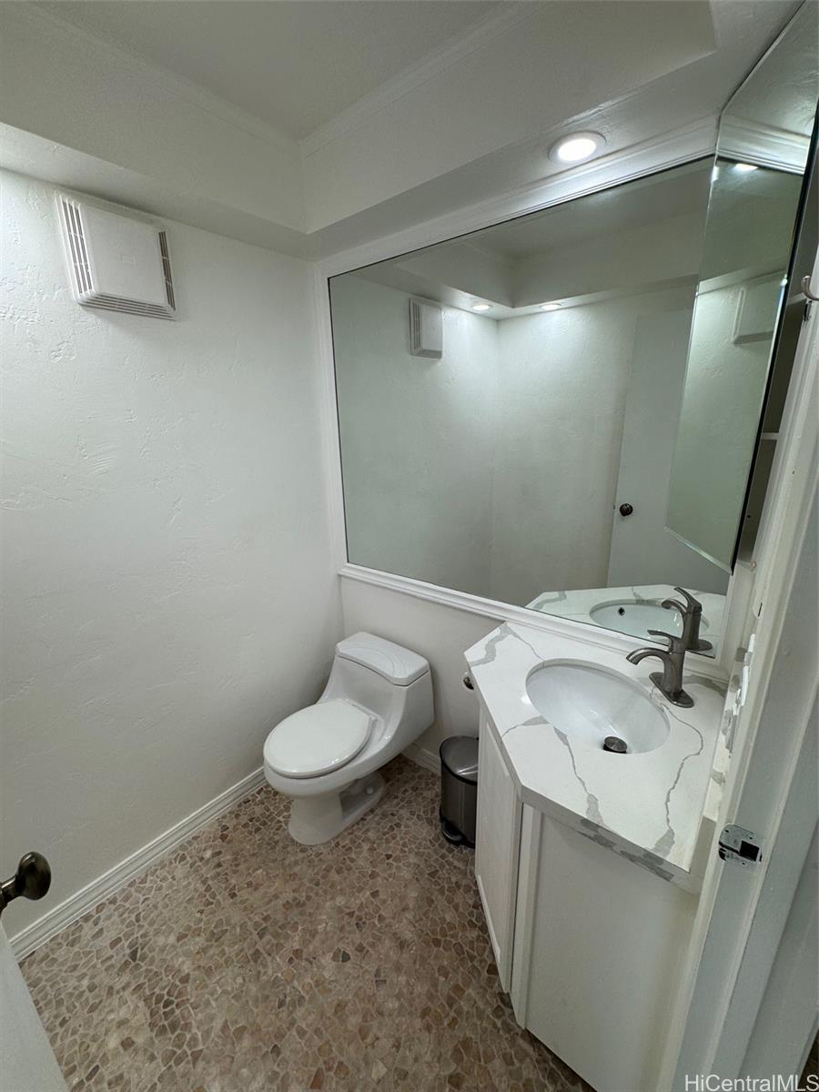 87-561 Farrington Highway  Unit 321