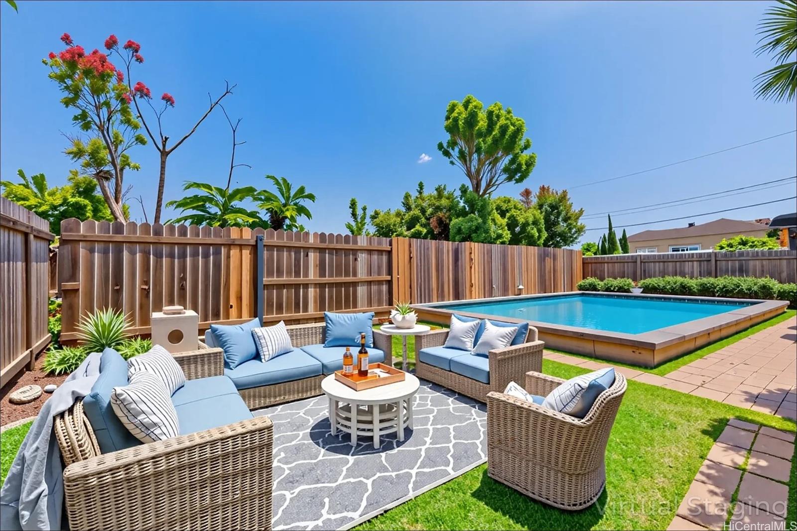 1182 Lauloa Street