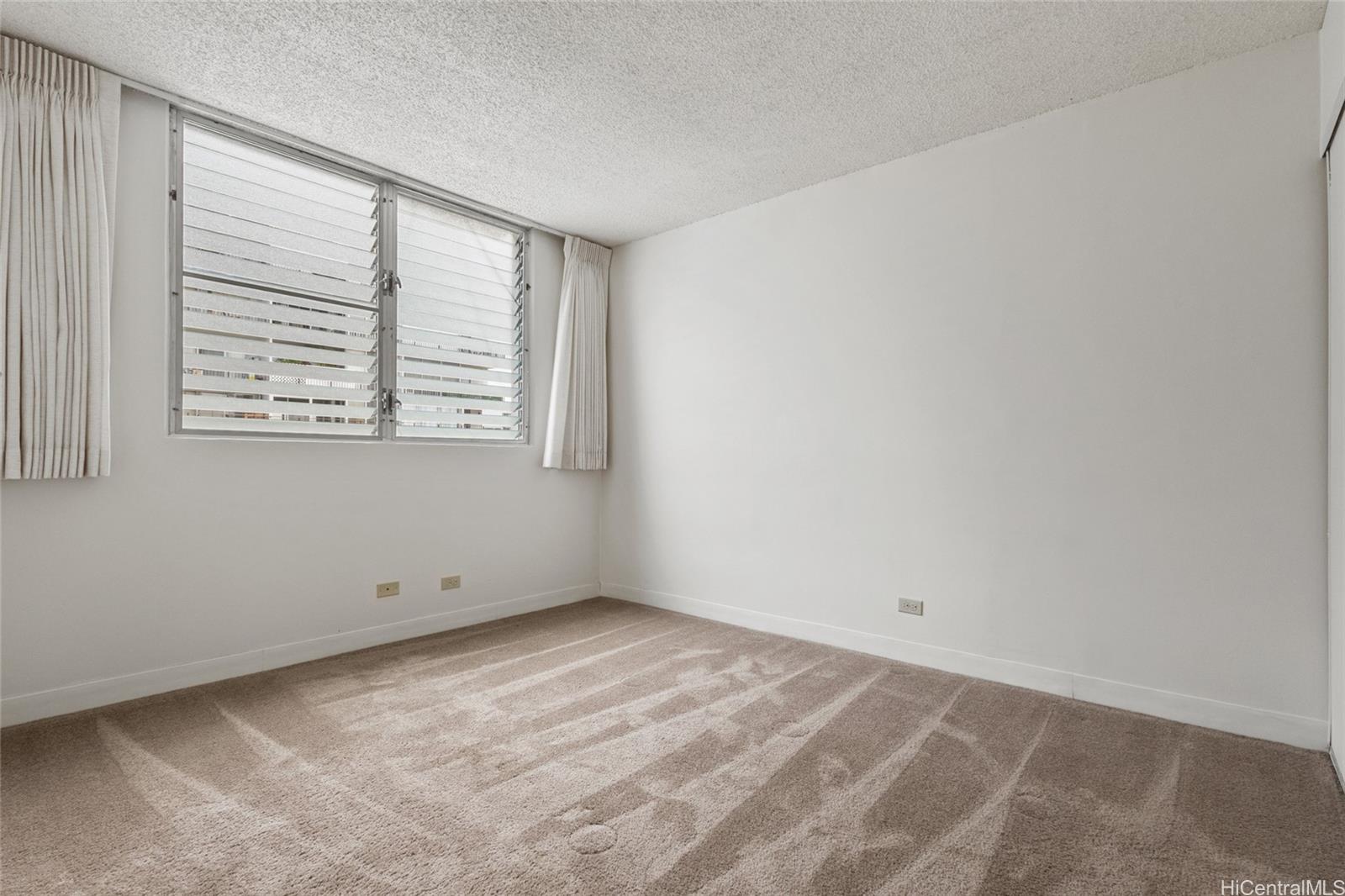 Photo 20 of 25