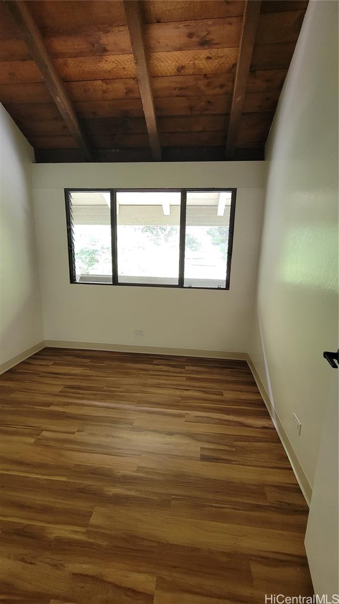 Photo 16 of 23