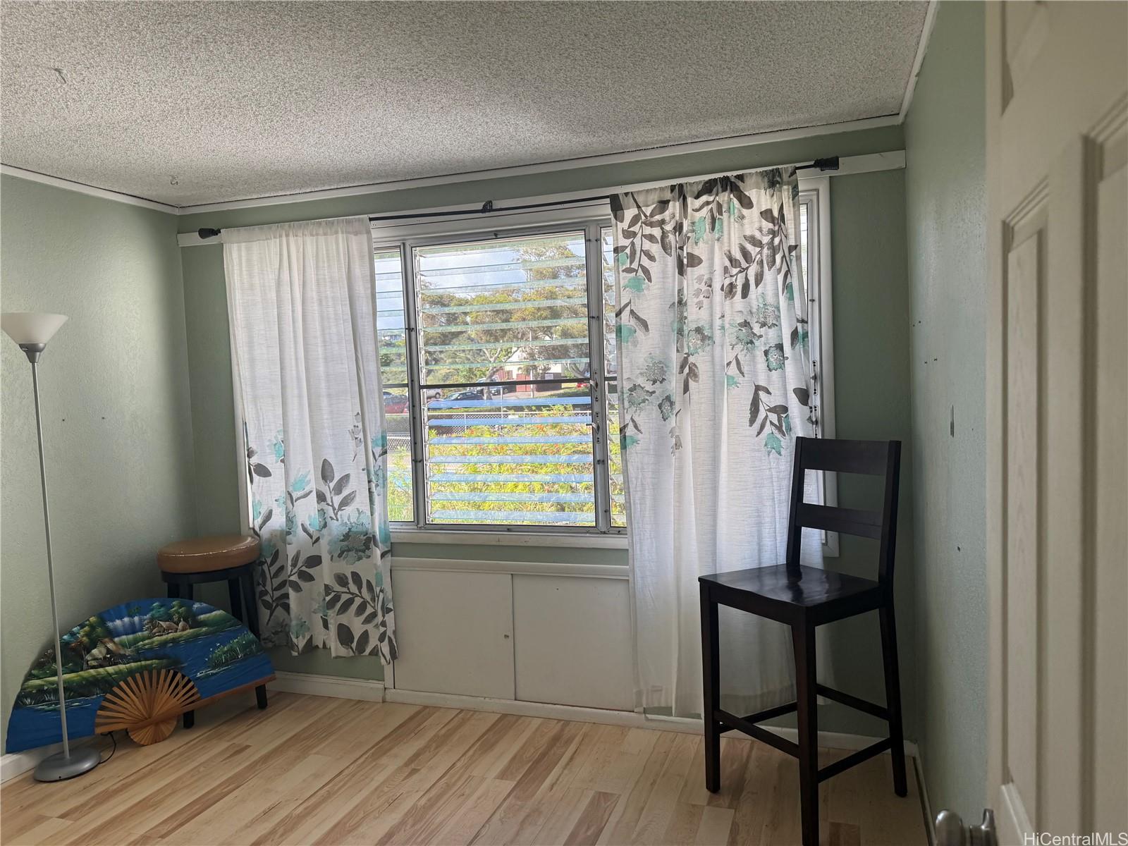 Photo 15 of 25