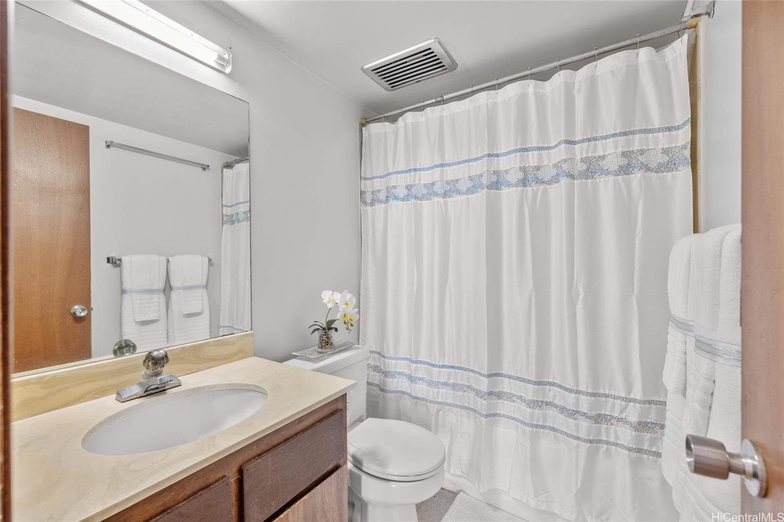 2740 Kuilei Street  Unit 1101