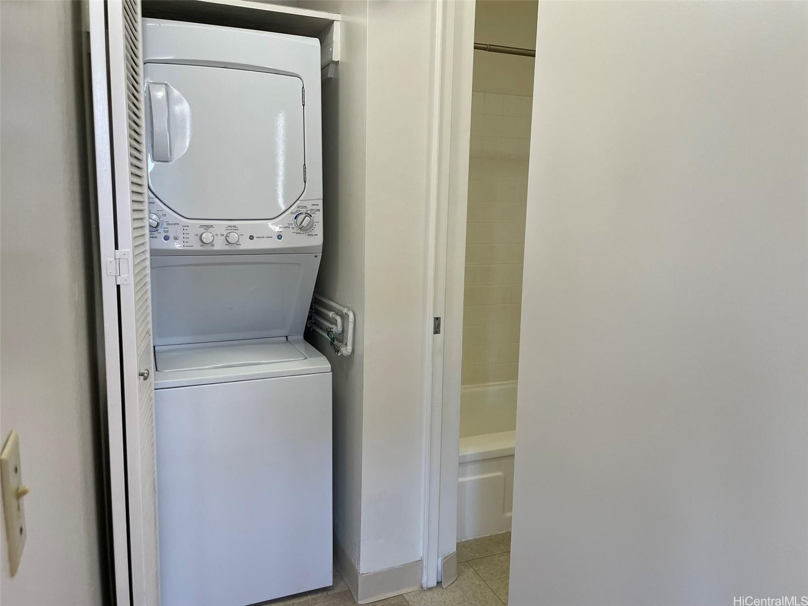 2474 Kapiolani Boulevard  Unit 503
