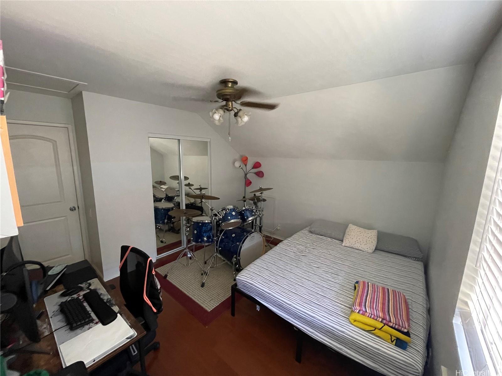 Photo 20 of 24
