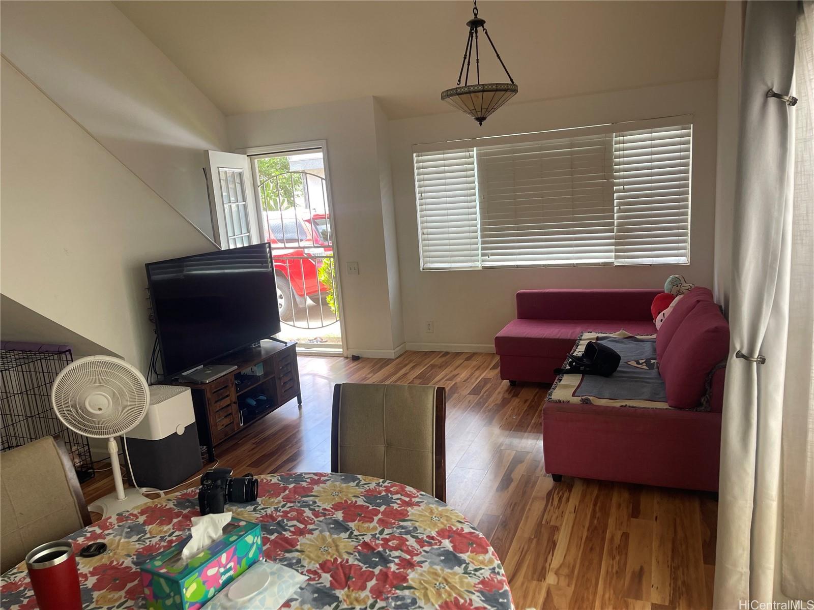 Photo 8 of 24