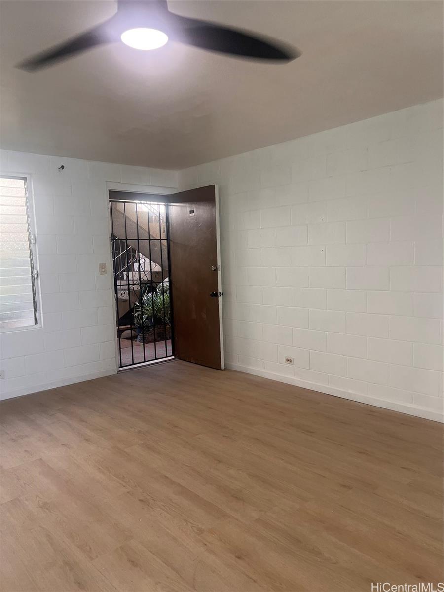 Photo 3 of 21