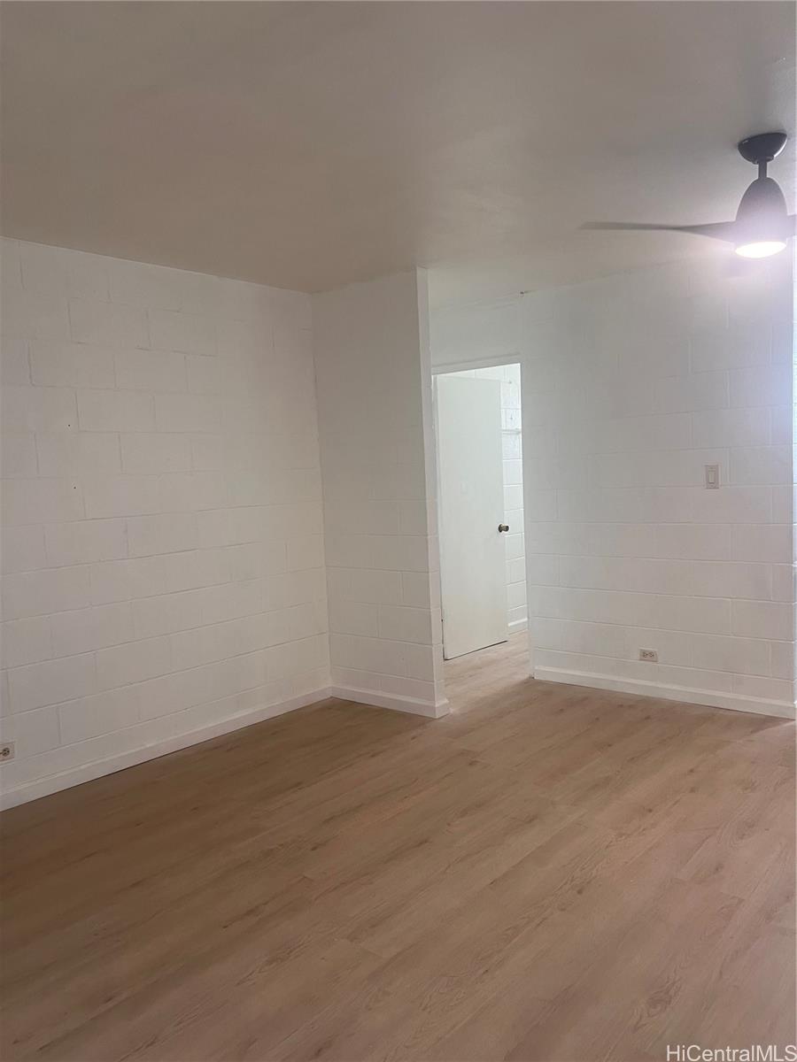 Photo 4 of 21