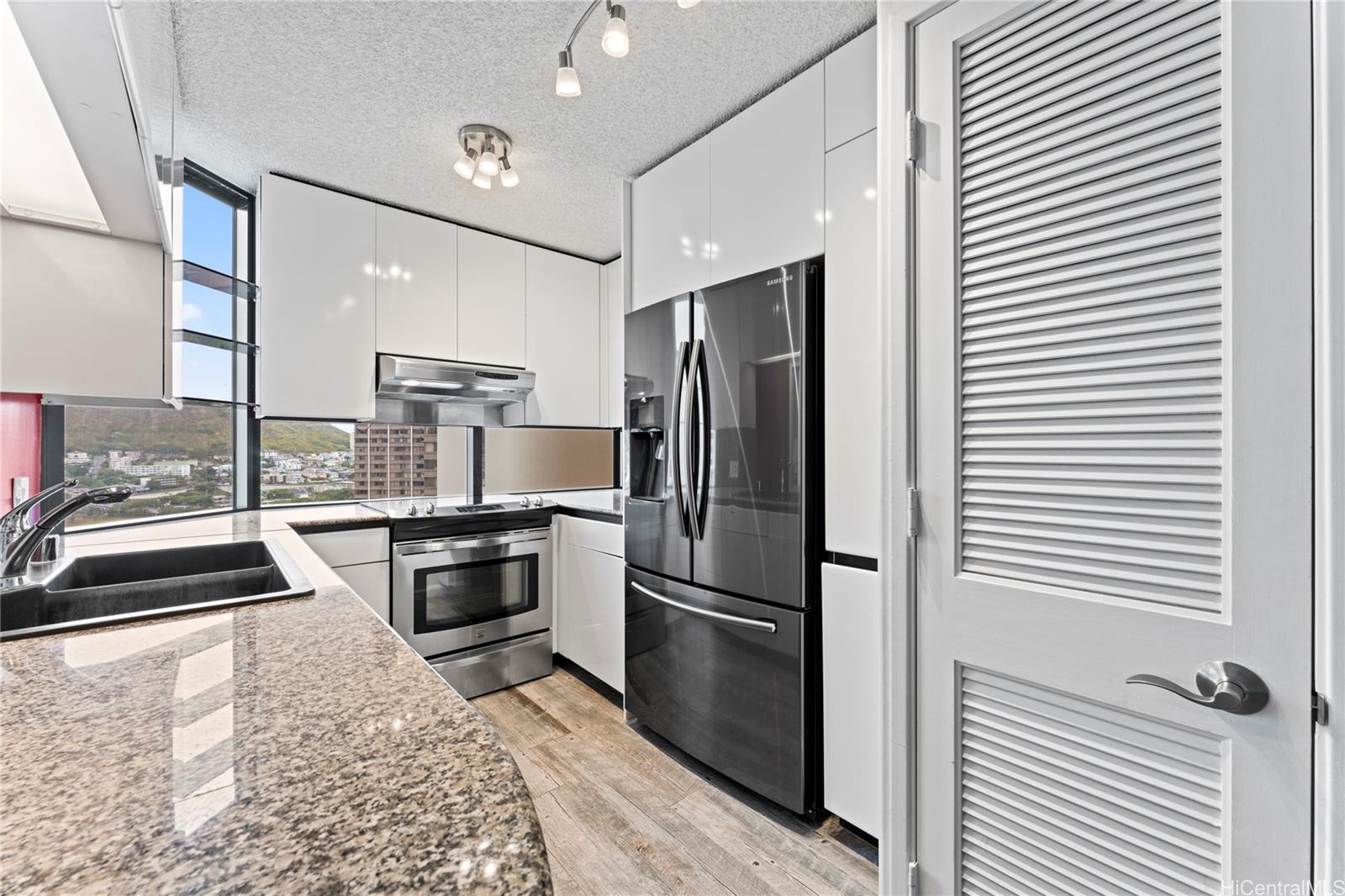 1212 Nuuanu Avenue  Unit 2406