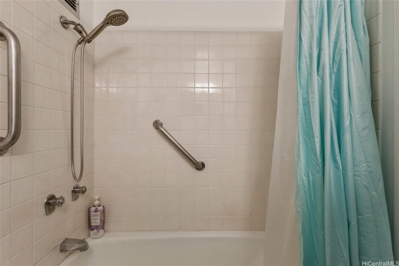 Photo 13 of 23