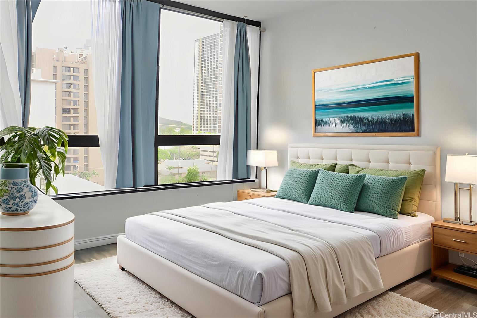 320 Liliuokalani Avenue  Unit 902