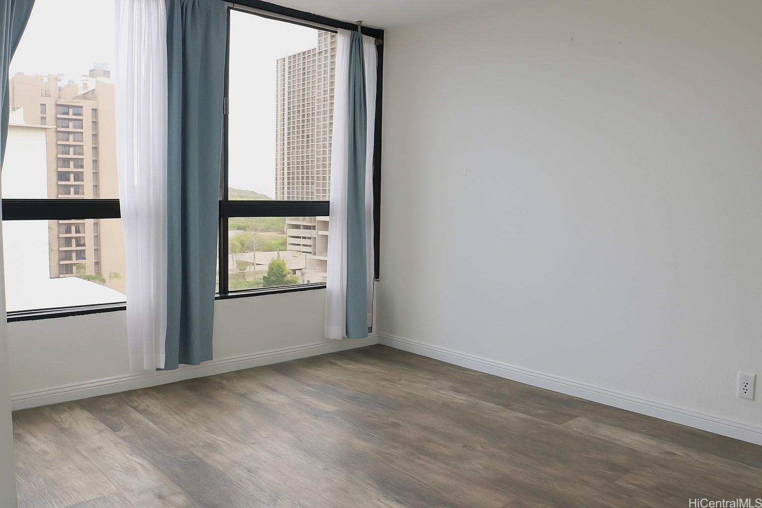 320 Liliuokalani Avenue  Unit 902