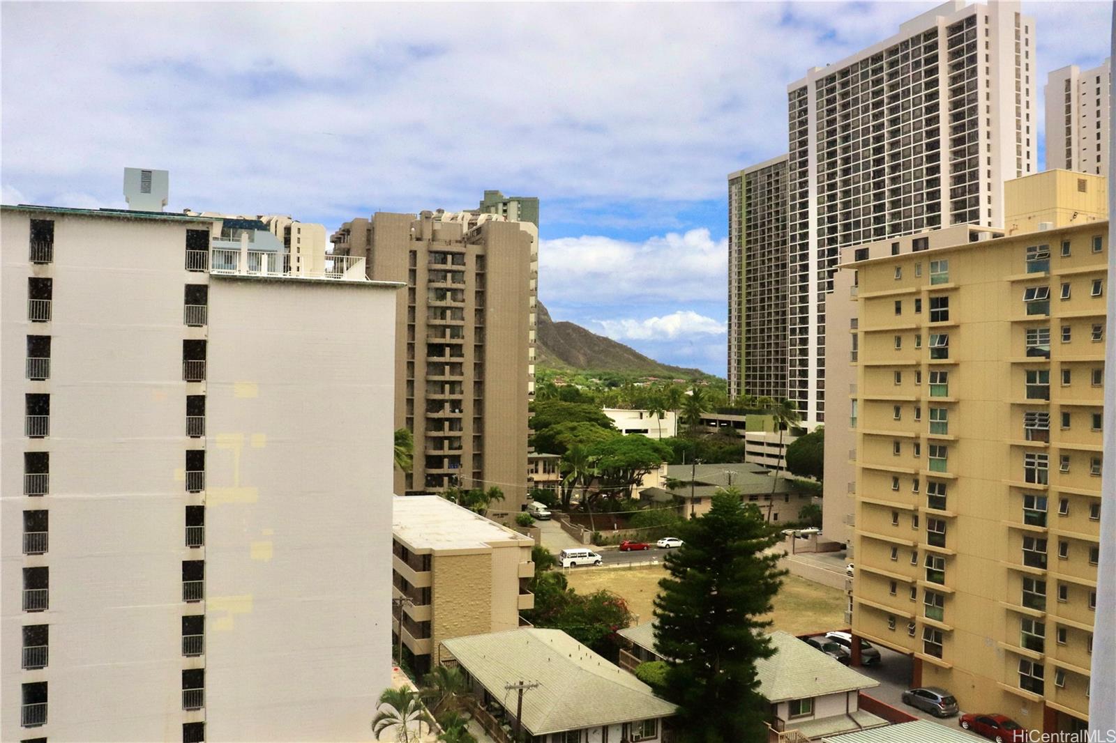 320 Liliuokalani Avenue  Unit 902