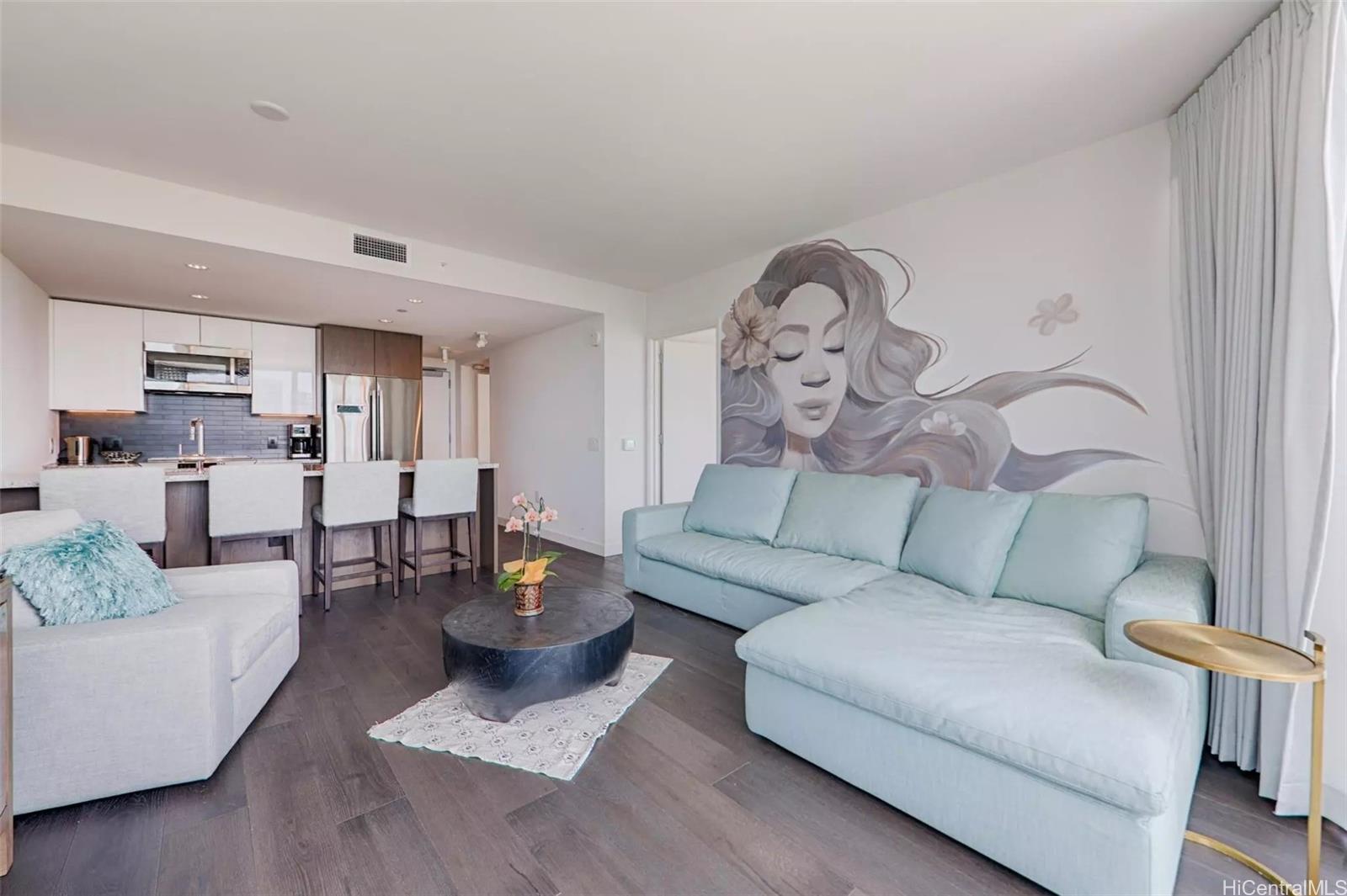 1001 Queen Street 2812
