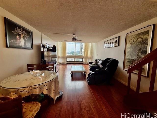 500 University Avenue 917