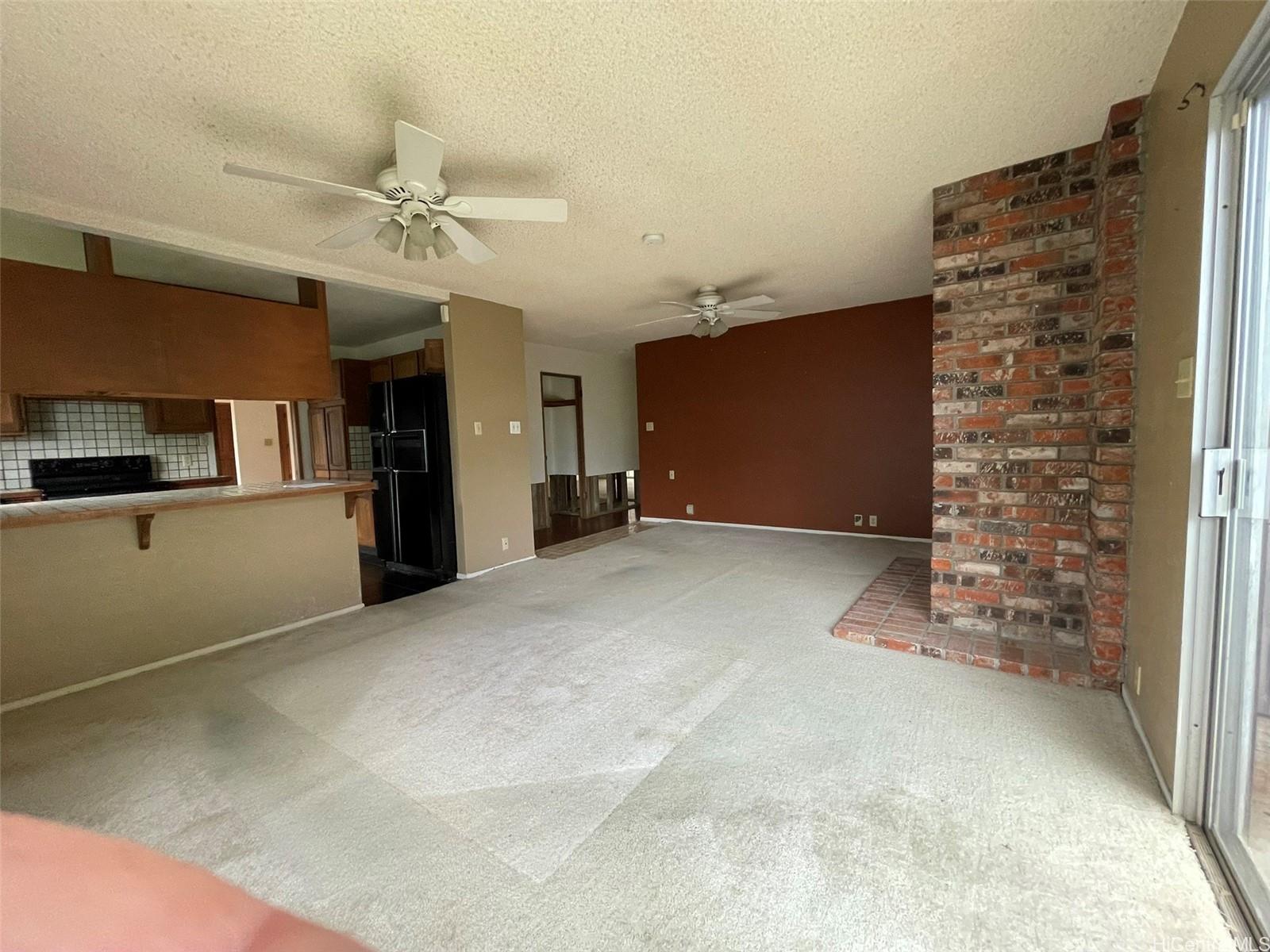 Photo 11 of 21
