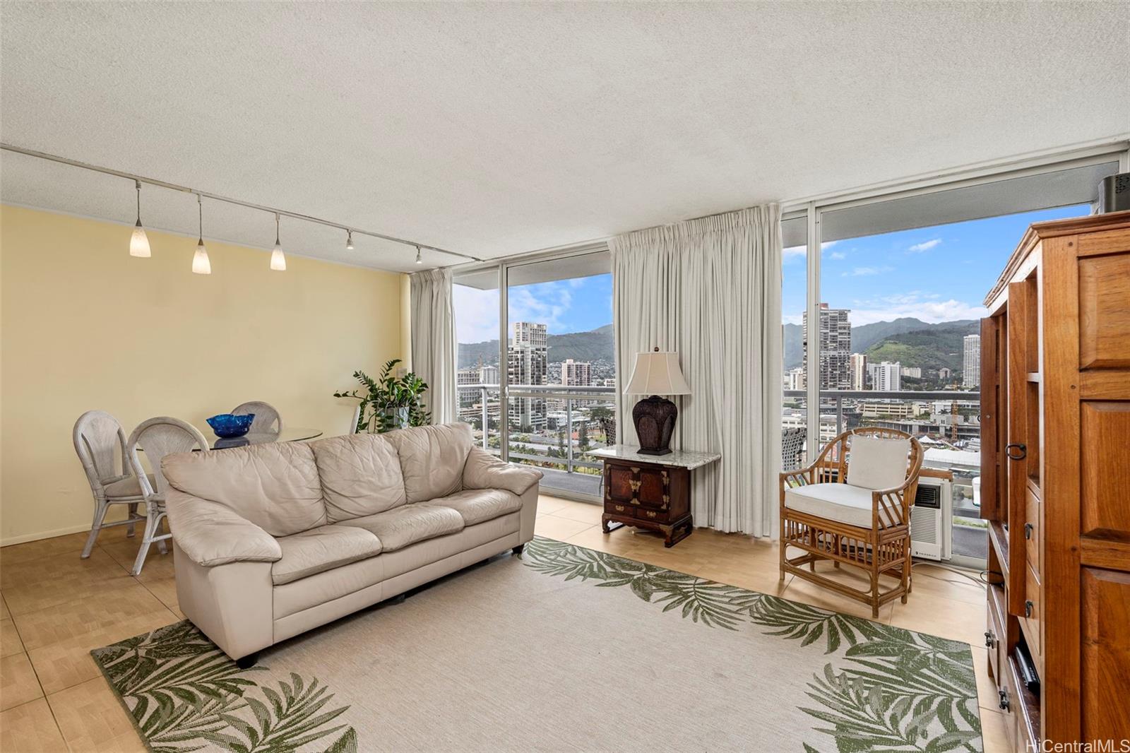 2233 Ala Wai Boulevard 18C