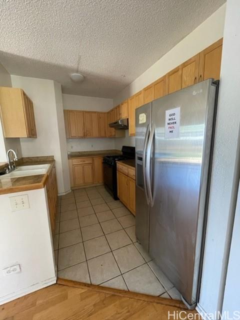 Photo 14 of 25