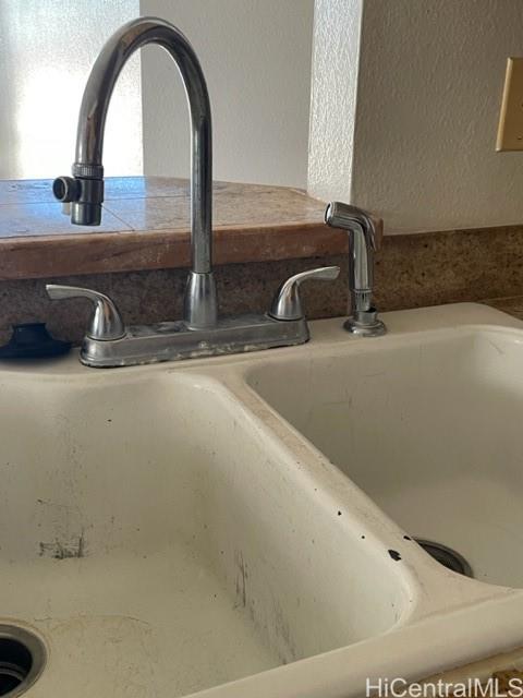 Photo 16 of 25