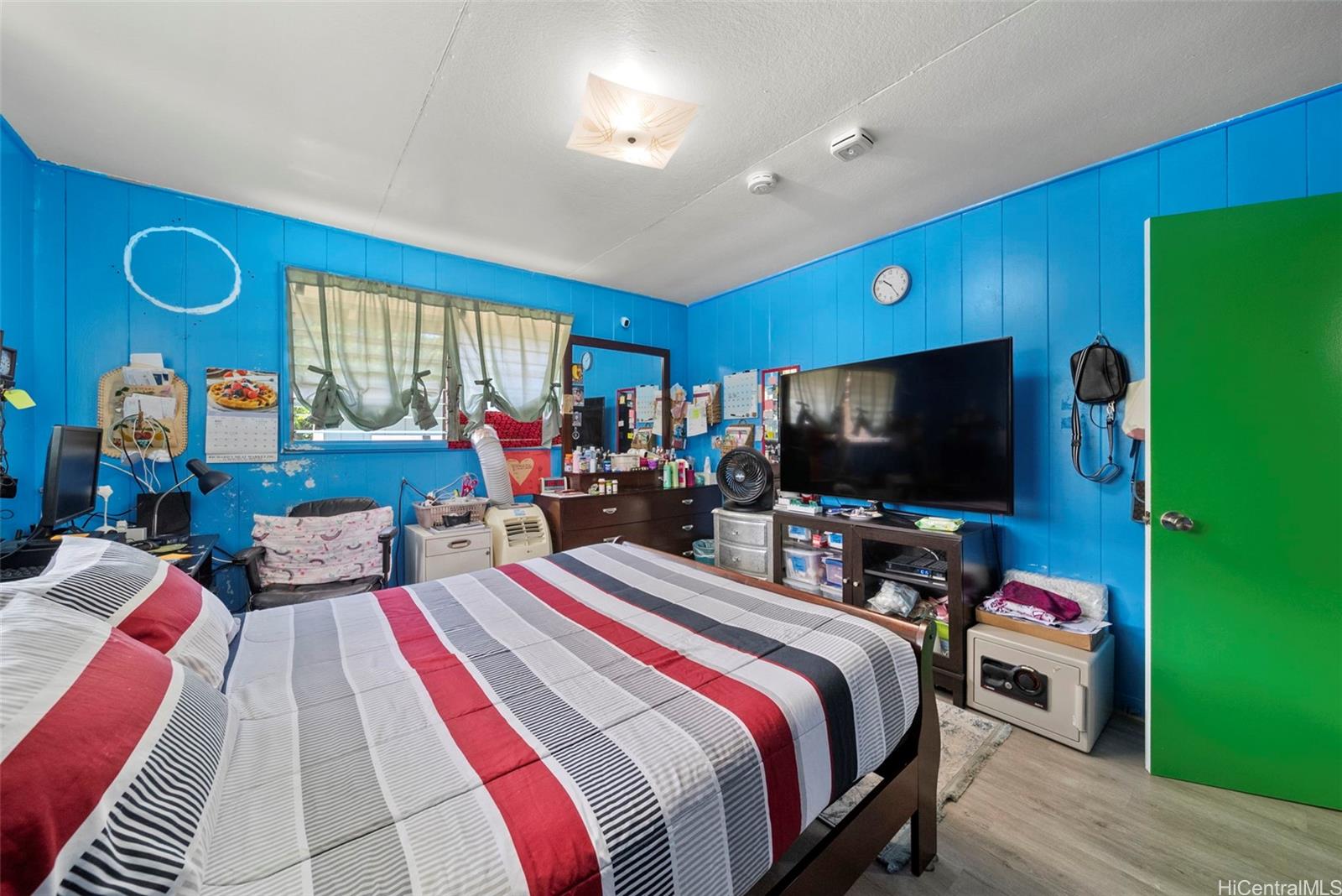 Photo 9 of 21