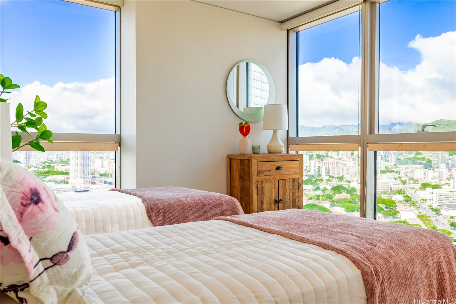1177 Queen Street  Unit 3501