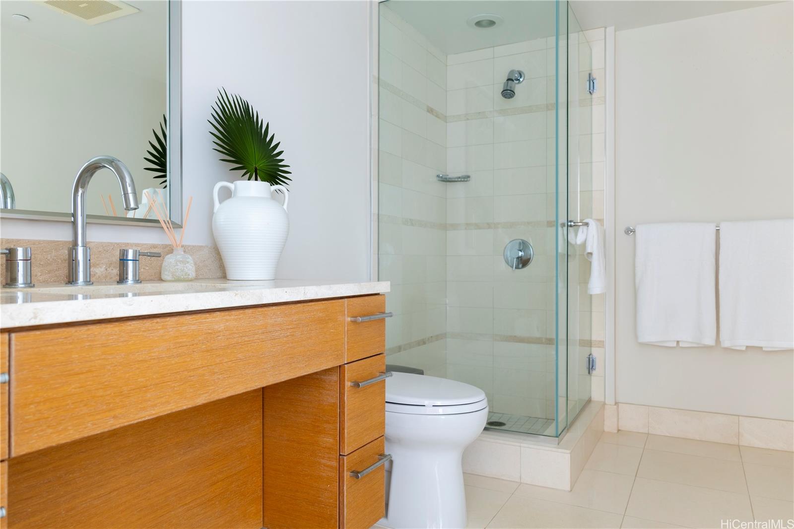 1177 Queen Street  Unit 3501
