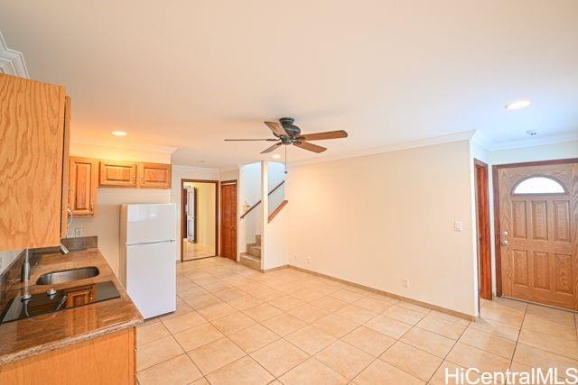 Photo 16 of 25