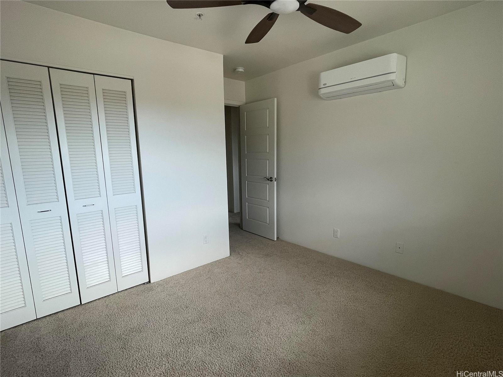 Photo 18 of 25