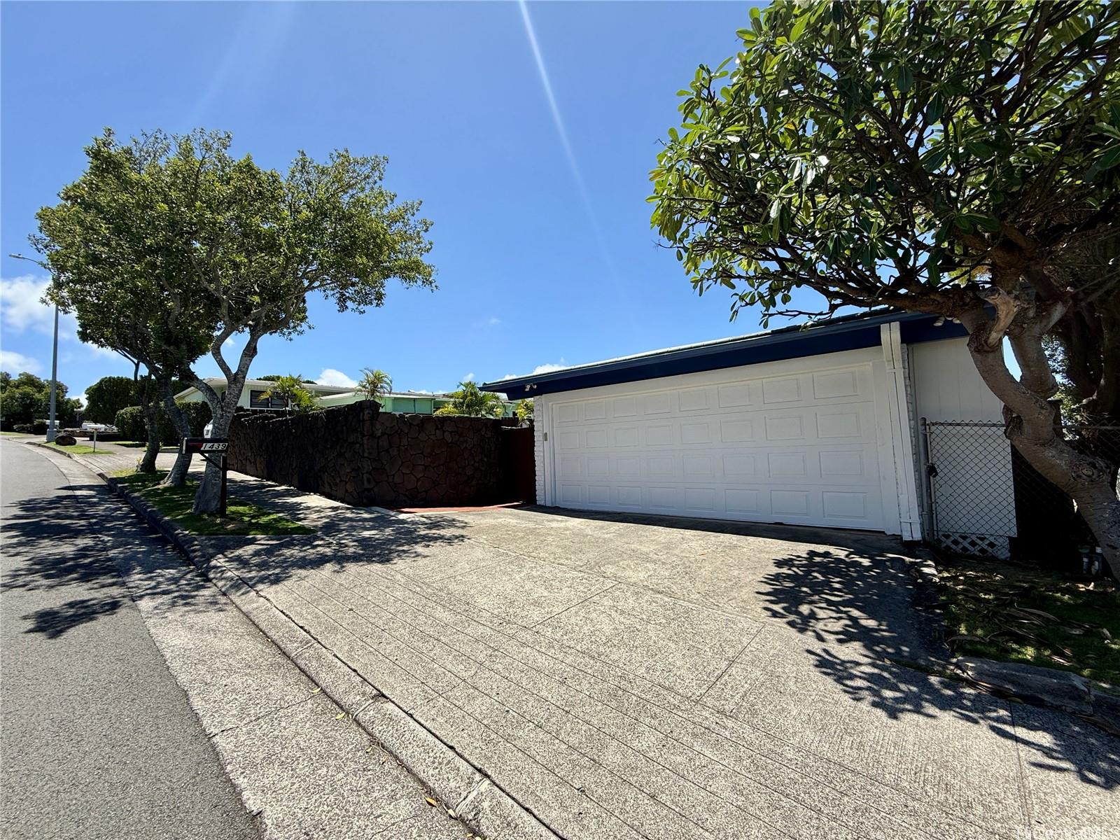 1439 Kaminaka Drive