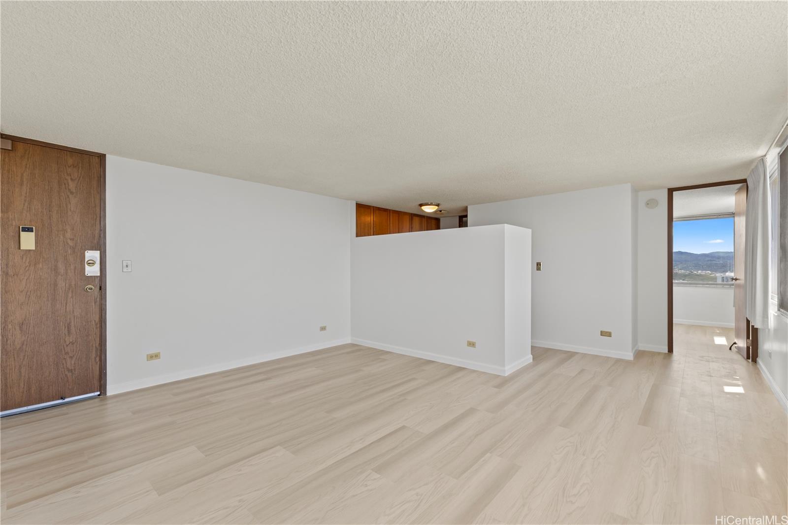 Photo 5 of 25