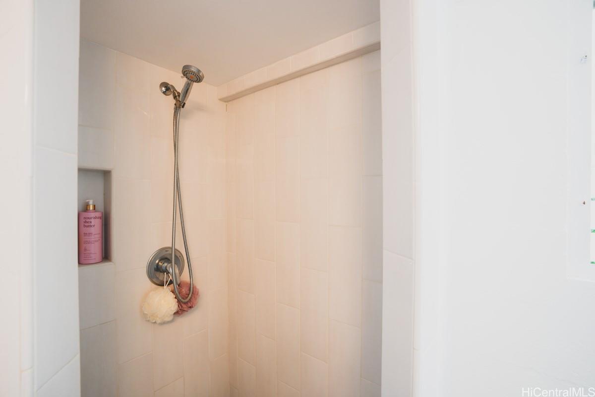 2957 Kalakaua Avenue  Unit 306