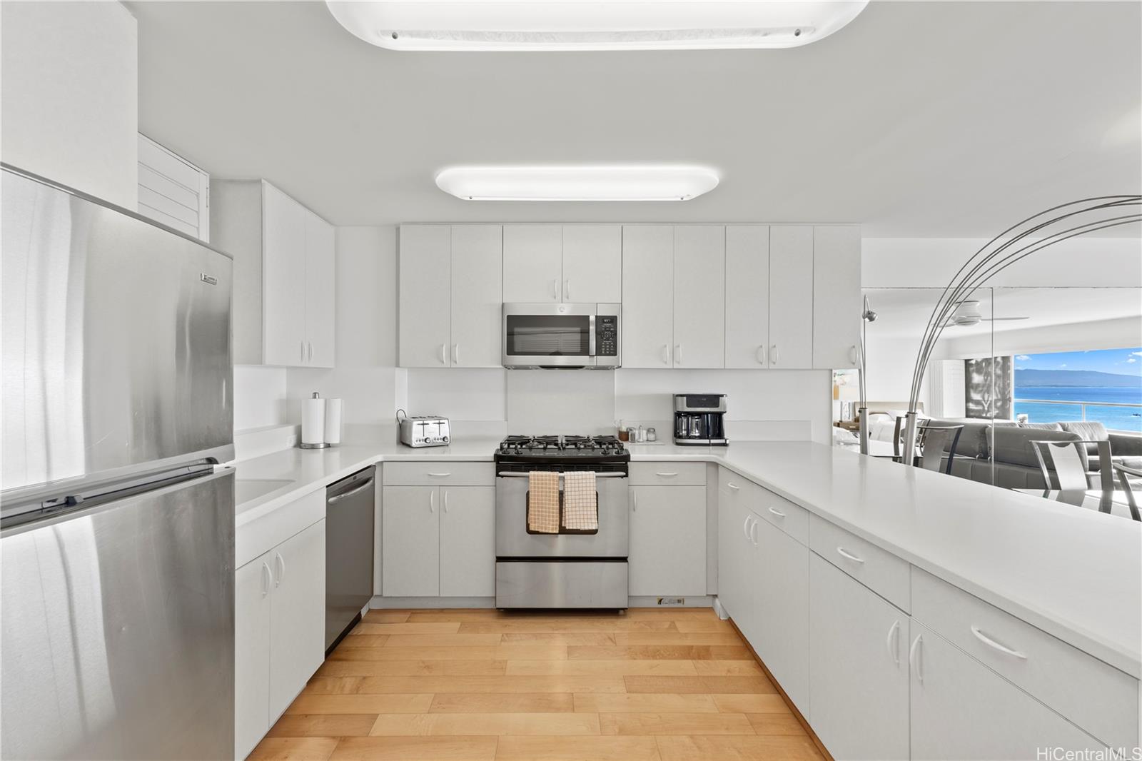 2895 Kalakaua Avenue  Unit 1202